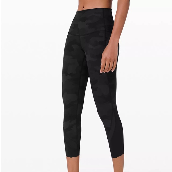 lululemon athletica Pants - 🌸🌸Lululemon Wunder Under H-R Crop 23" Scallop